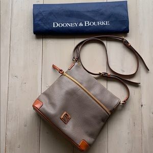 Dooney & Bourke Crossover In Pebbled Grey/Taupe